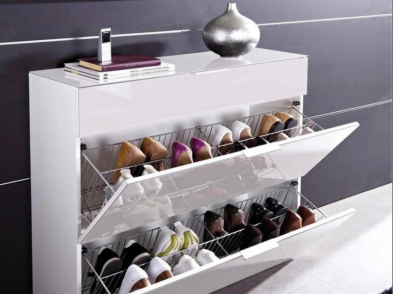 Biely vyklapaci botnik