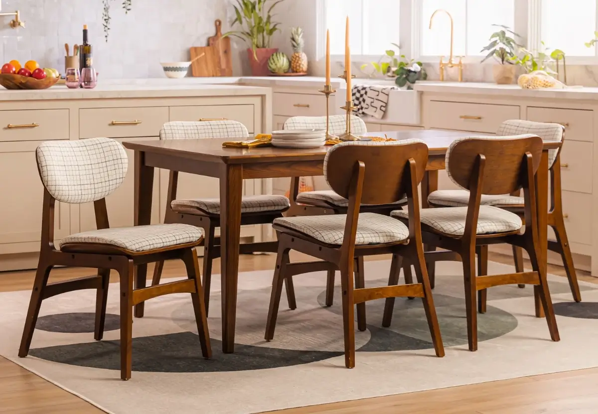 Čalúnené jedálenske stoličky do kuchyne