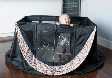 Cierna cestovna postielka