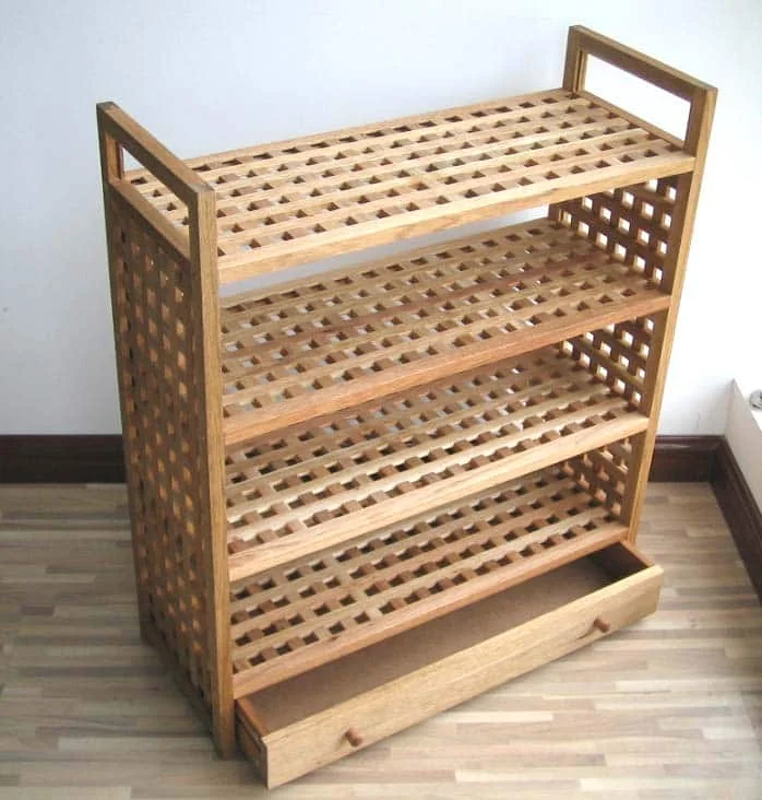 Drevena policka na topanky