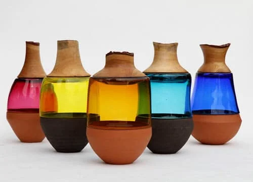 Farebné dekoratívne vázy
