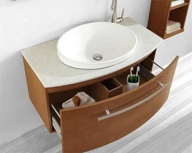 Kúpeľňová skrinka s oblými tvarmi