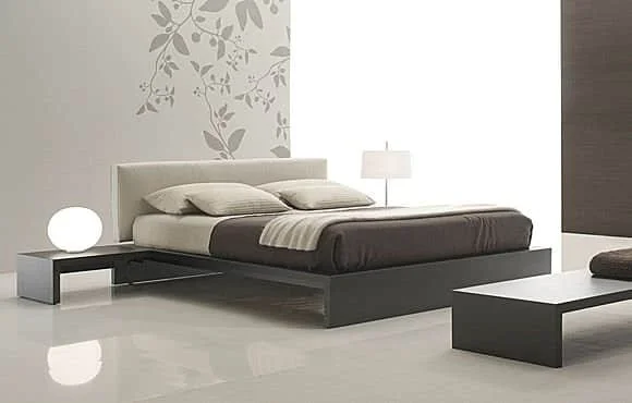 Moderna cierna manzelska postel