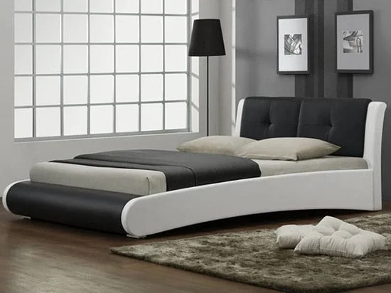 Moderná posteľ