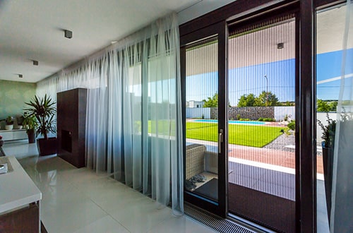 Moderná sklenená stena