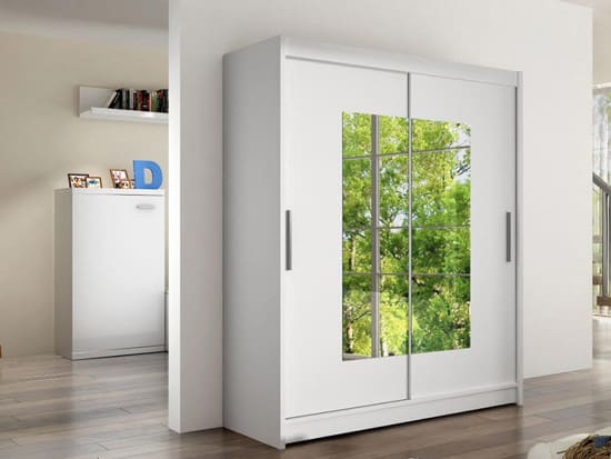 Šatňová skriňa so zrkadlom