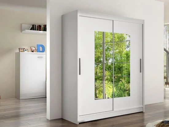 Šatňová skriňa so zrkadlom