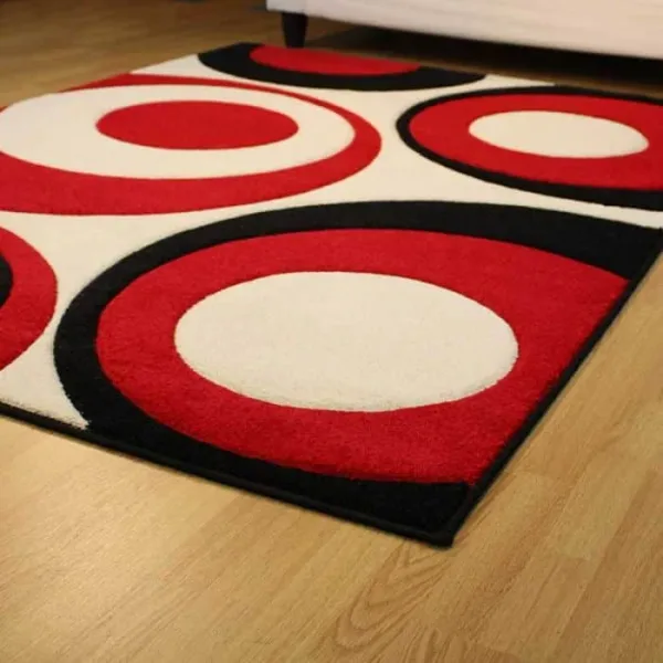 Červený kusový koberec