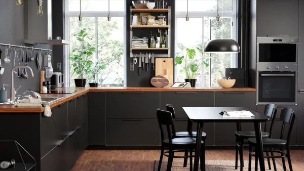 Čierna kuchyňa z Ikea