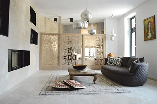 Travertínová obývačka